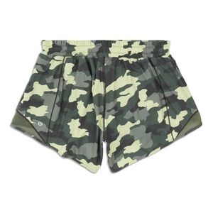 Lulu lemon hotty hot shorts 2.5 size 4 never worn! Camo Crisping Green